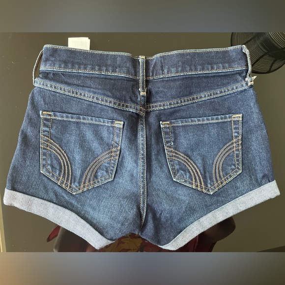 Hollister Jean Shorts Size 1 - Picture 3 of 4